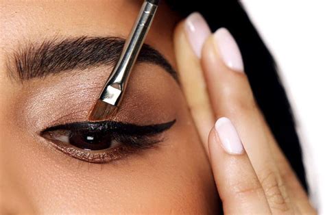 6 Quick Tips For Perfect Winged Eyeliner .